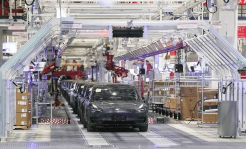 特斯拉陷雙重危機 大規模召回余波未平，減配風波再起